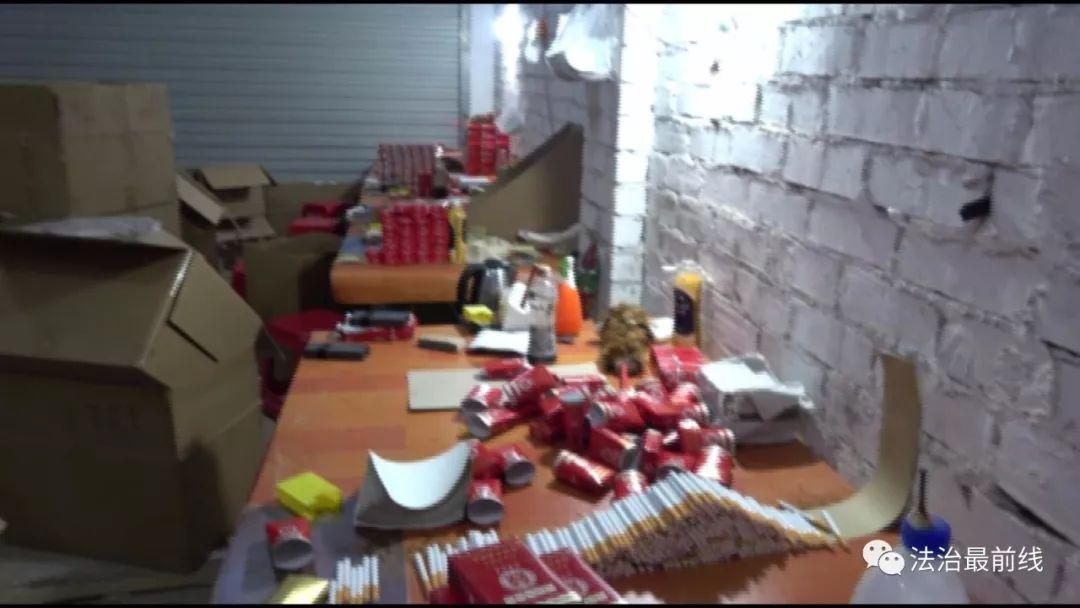 怎么分辨中华假烟_中华专供出口是假烟吗_中华假烟村