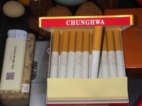 中华烟_烟中华多少钱一包_烟中华多少钱一盒