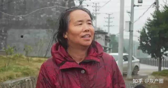 小村子造20年假烟_农村让烟的规矩_私自造烟的村子