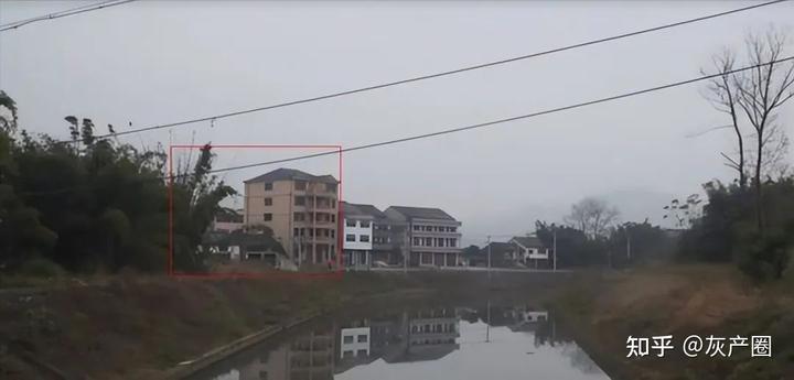 农村让烟的规矩_私自造烟的村子_小村子造20年假烟