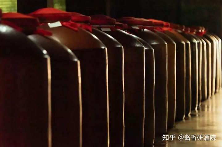 贵州茅台镇荷花酒和荷花烟_贵州茅台镇荷花酒53度价格_贵洲茅台镇荷花酒价格